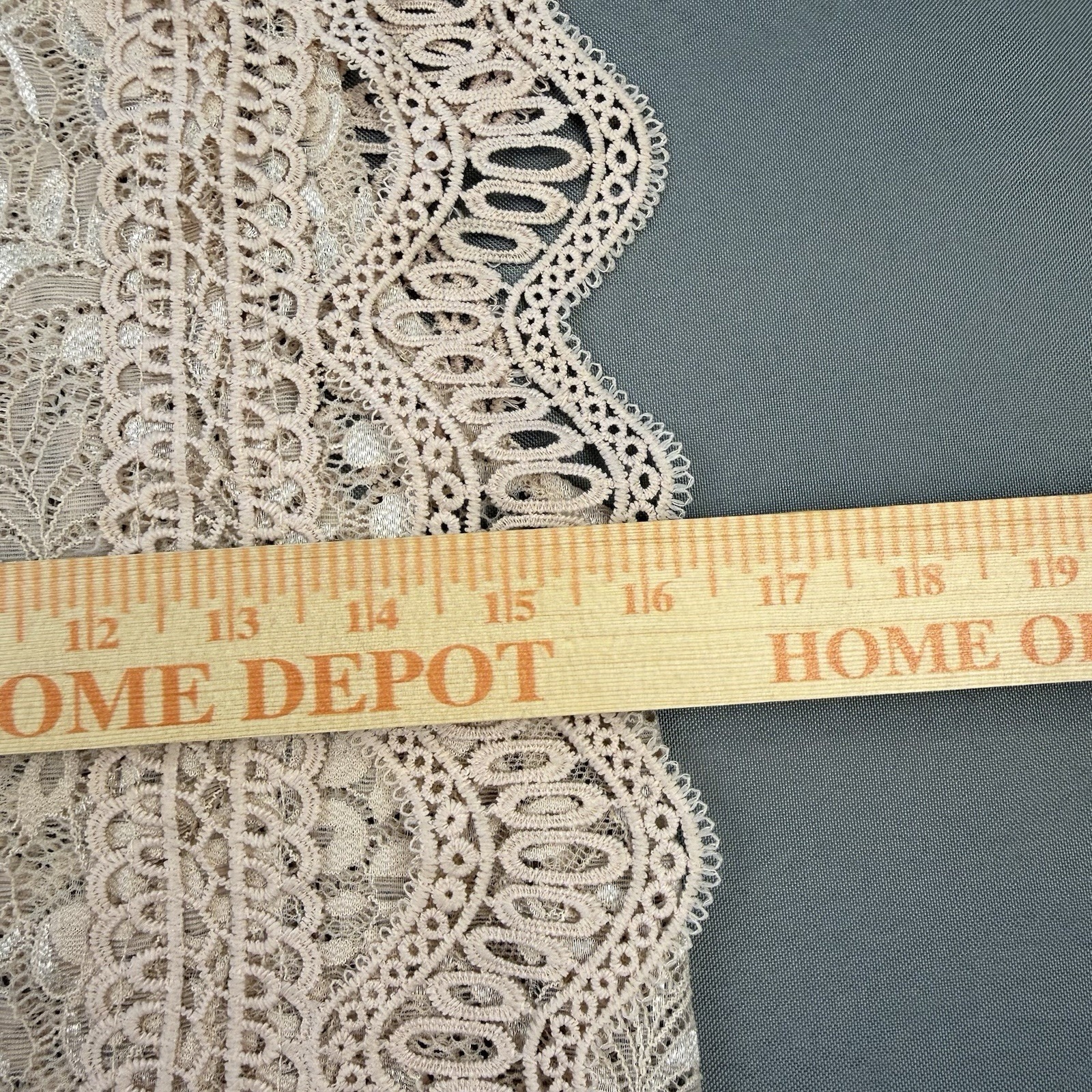 New & Next Women's Elegant Beige Scalloped Lace Sleeveless Blouse Size S — image 8 of 8